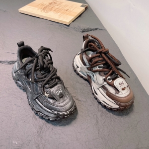 鳄鱼世家 广州鞋 新款  脚垫真皮 38-44 货号：52721