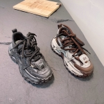 鳄鱼世家 广州鞋 新款  脚垫真皮 38-44 货号：52721