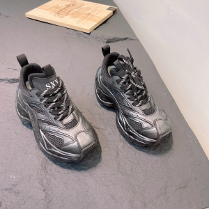 鳄鱼世家 广州鞋 新款  脚垫真皮 40-42 货号：52965