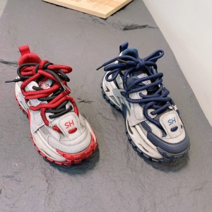 鳄鱼世家 广州鞋 新款  脚垫真皮 39-43 货号：53036