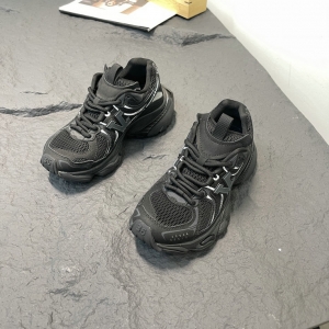 轩美诗 广州鞋 新款 头层牛皮 脚垫羊皮 36-39 货号：3352-9636