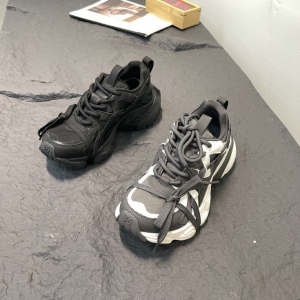 轩美诗 广州鞋 新款 头层牛皮 脚垫羊皮 37-39 货号：3352-9637