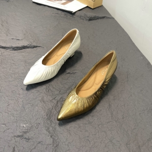 轩美诗 广州鞋 新款 羊皮 内里羊皮 脚垫羊皮 36-40 货号：70136