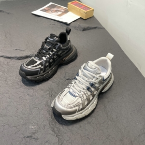 鳄鱼世家 广州鞋 新款  脚垫真皮 38-44 货号：23615