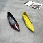 立驰俪 广州鞋 新款 头层牛皮 内里羊皮 脚垫羊皮 35-39 货号：3902-1