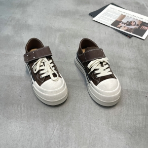 立驰俪 广州鞋 新款 头层牛皮  内里真皮 脚垫牛皮 36-39 货号：608-5