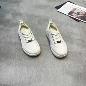 立驰俪 广州鞋 新款 脚垫羊皮 36-39 货号：899-18