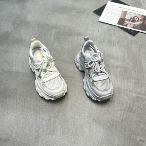 芭卜瑞 广州鞋 新款 真皮+单网 脚垫真皮 35-40 货号：4252057