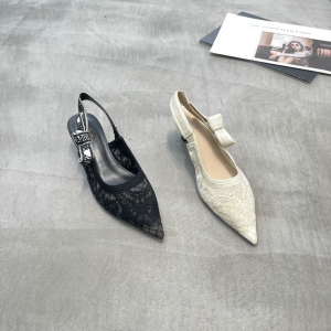 樱歌 广州鞋 新款 内里羊皮 脚垫羊皮 34-39 货号：558-191