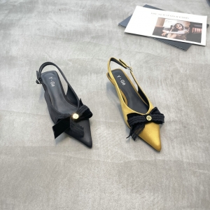 樱歌 广州鞋 新款 内里羊皮 脚垫羊皮 34-39 货号：6811-1