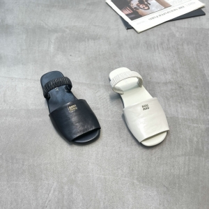 立驰俪 广州鞋 新款 羊皮 内里羊皮 脚垫羊皮 36-39 货号：1396-1