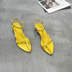 立驰俪 广州鞋 新款 胎牛油皮 内里羊皮 脚垫羊皮 36-39 货号：551-50