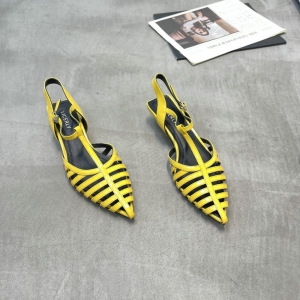 立驰俪 广州鞋 新款 头层牛皮 内里羊皮 脚垫羊皮 35-38货号：2322-2