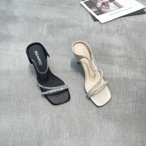 栢丽诗图 广州鞋 新款 脚垫羊皮 36-39 货号：2112-182