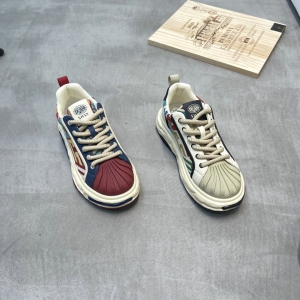 鳄鱼世家 广州鞋 新款  脚垫真皮 38-44 货号：53090