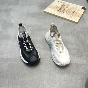 鳄鱼世家 广州鞋 新款  脚垫真皮 39-44 货号：23326