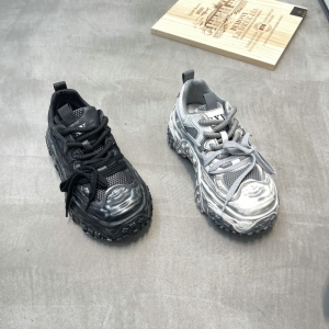 鳄鱼世家 广州鞋 新款  脚垫真皮 38-44 货号：52266