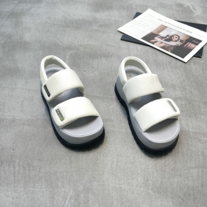 樱歌 广州鞋 新款 羊皮 内里羊皮 36-39 货号：933-5