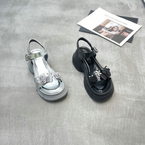 樱歌 广州鞋 新款 金属牛皮 内里羊皮 34-39 货号：266-1