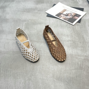 樱歌 广州鞋 新款 头层牛皮 35-38 货号：032-1