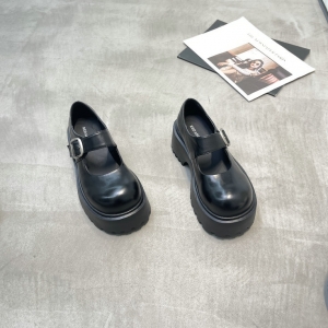 乐萱 新款 头层牛皮 脚垫羊皮 35-40 货号：6026-1