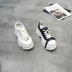 柏宏图 广州鞋 新款 真皮 脚垫羊皮 35-39 货号：8668-282