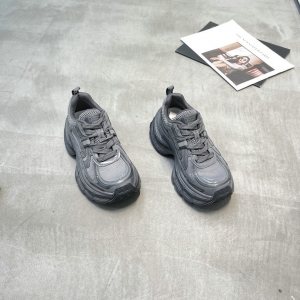 柏宏图 广州鞋 新款  脚垫羊皮 35-39 货号：8668-357