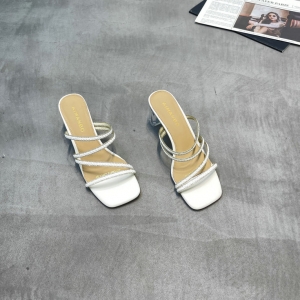 漫步佳人 广州鞋 新款 37-40 货号：5673