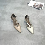 漫步佳人 广州鞋 新款 头层牛皮 内里羊皮 脚垫羊皮 35-40 货号：4451