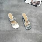 漫步佳人 广州鞋 新款 35-40 货号：5632