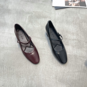 荞溪 广州鞋 新款 油蜡胎牛 内里羊皮 脚垫羊皮 35-39 货号：3361-1