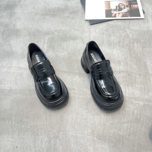 荞溪 广州鞋 新款 开边珠牛皮 脚垫羊皮 35-39 货号：387-01