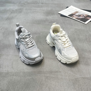 漫步佳人 广州鞋 新款 单网 脚垫真皮 36-40 货号：5372