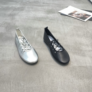 巳蔻 广州鞋 新款 羊皮 内里羊皮 脚垫羊皮 35-39 货号：99-50