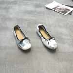 巳蔻 广州鞋 新款 头层牛皮 脚垫羊皮 35-39 货号：25-60