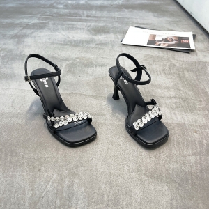 2288 广州鞋 新款 34-39 货号：2551-1