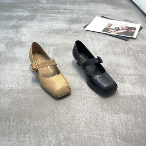 柏宏图 广州鞋 新款 头层牛皮 内里羊皮 脚垫羊皮 35-39 货号：8668-207