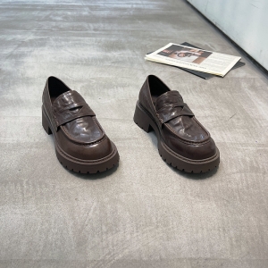 斯蔓洁宝 广州鞋 新款 进口手抓胎牛 内里羊皮 脚垫羊皮 36-38 货号：13060051