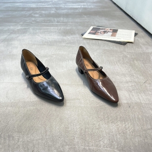 樱歌 广州鞋 新款 油腊胎牛 内里羊皮 脚垫羊皮 35-39 货号：3036-1