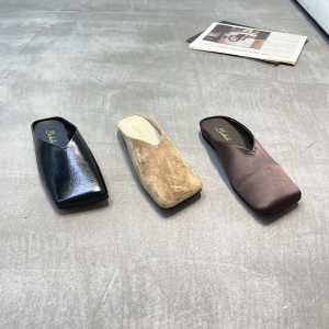 立驰俪 广州鞋 新款 羊京+牛油皮 胎牛皮 内里羊皮 脚垫羊皮 35-39 货号：8835-1