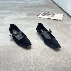 立驰俪 广州鞋 新款 内里羊皮 脚垫羊皮 35-40 货号：2768-12